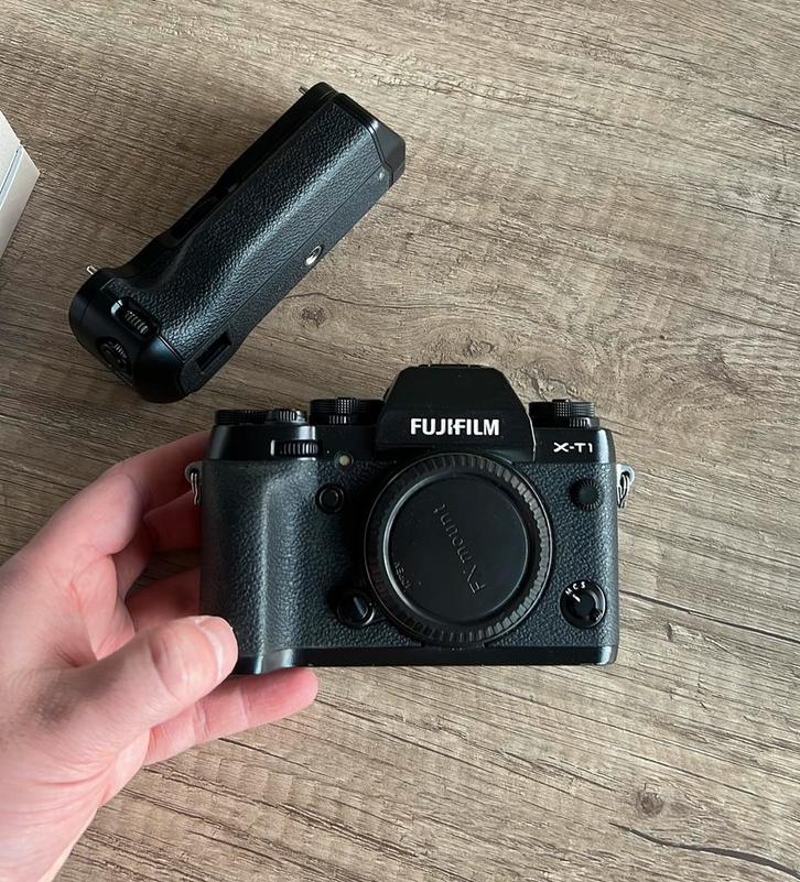 Fujifilm X-T1 + Fujifilm batterij grip zeer goede staat, Audio, Tv en Foto, Fotocamera's Digitaal, Fuji, Ophalen