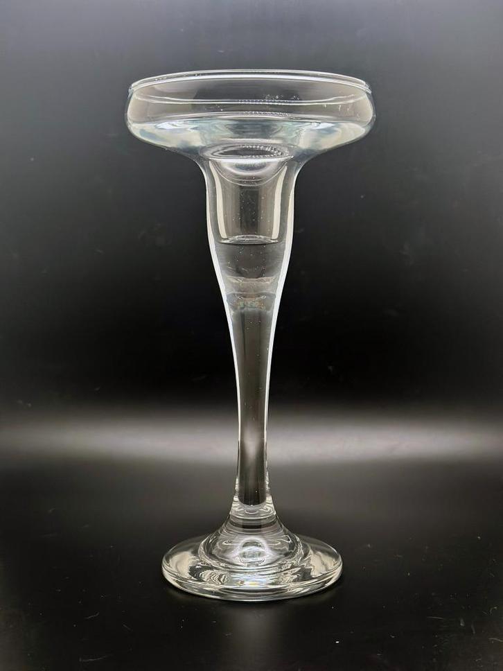 Glazen kandelaar op voetstuk, Antiek en Kunst, Antiek | Kandelaars, Glas, Ophalen of Verzenden