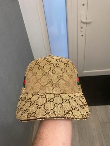 Gucci pet beschikbaar voor biedingen