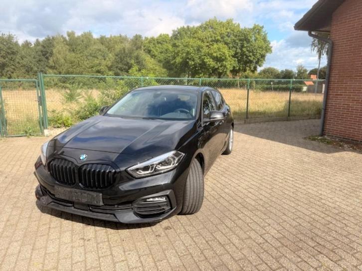 bmw 1 serie automaat bj 2023, Auto's, BMW, Bedrijf, Te koop, 1 Reeks, ABS, Airbags, Airconditioning, Alarm, Apple Carplay, Centrale vergrendeling
