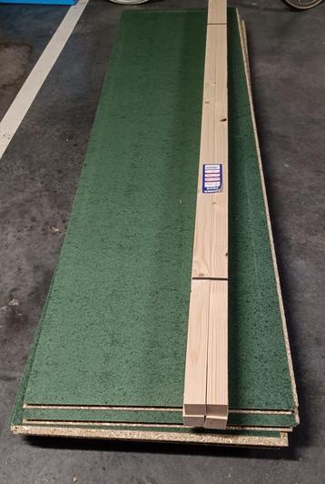 4 Durelis houten platen 240cmx61cm + 4 balkjes 46x46 beschikbaar voor biedingen