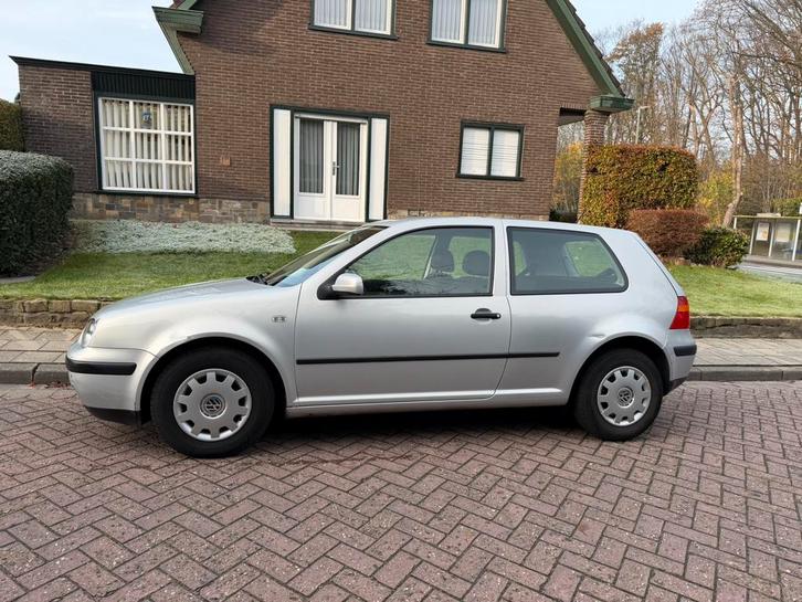 VW Golf 1.6i benzine AUTOMAAT 088000km gekeurd trekhaak, Auto's, Volkswagen, Bedrijf, Te koop, Golf, Benzine, Euro 3, Stadsauto