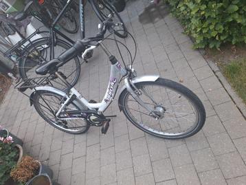 Kinderfiets fiets beschikbaar voor biedingen