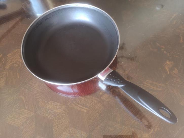 Pan met Teflon antibaklaag, Huis en Inrichting, Keuken | Potten en Pannen, Ophalen of Verzenden
