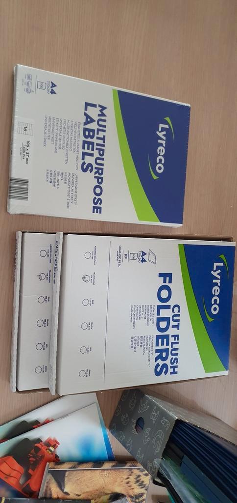 Pakket papierwaren en plastic mapjes, Diversen, Papierwaren, Zo goed als nieuw, Ophalen