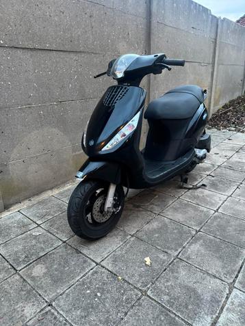 Piaggio zip A klasse beschikbaar voor biedingen