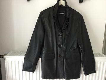 Leder jasje beschikbaar voor biedingen