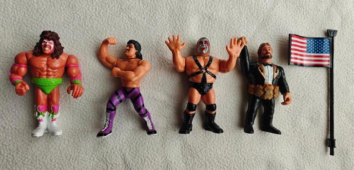 VINTAGE WWF 1990 SERIE 1 TITAN SPORT HASBRO ACTION FIGURE, Collections, Statues & Figurines, Utilisé, Enlèvement ou Envoi