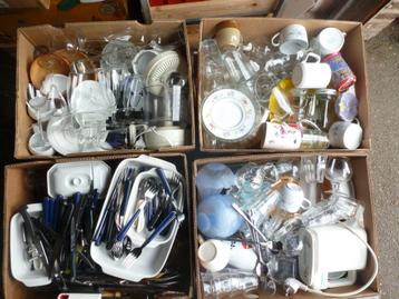 lot de 21 caisses de vaisselle en tout genre beschikbaar voor biedingen