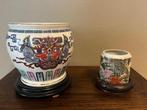 Chinese potten op houten onderschotel, Ophalen