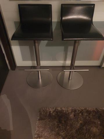 ***Lapalma Thin design barkrukken (zwart LEDER&wit)*** beschikbaar voor biedingen