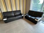 Salon 3 zit en 2 zit zwart met witte accessoire, Huis en Inrichting, Zetels | Zetels, Ophalen, Gebruikt, Rechte bank
