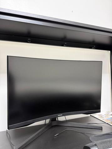 Samsung curved monitor beschikbaar voor biedingen