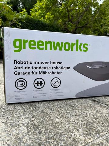 Garage voor Optimow maairobot beschikbaar voor biedingen
