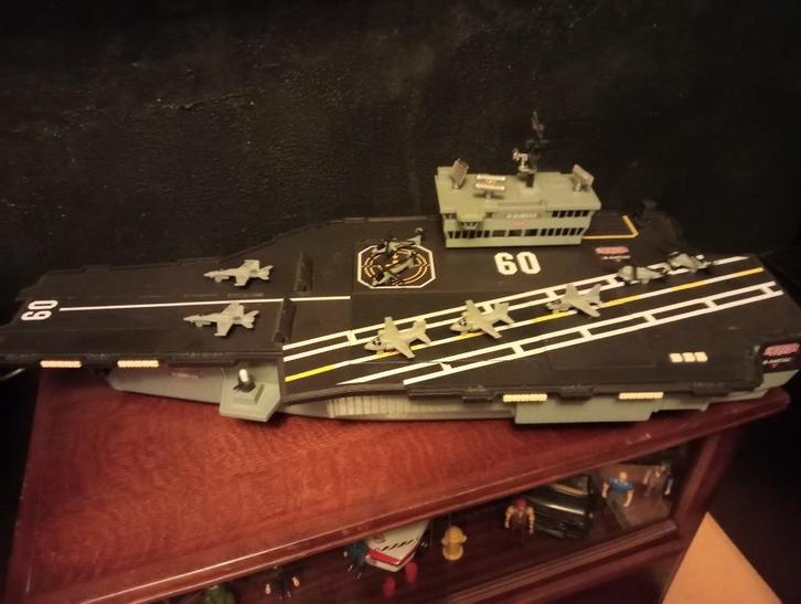 Gi Joe USS Royal Saratoga Liberator Aircraft Carrier 2001, Kinderen en Baby's, Speelgoed | Actiefiguren, Zo goed als nieuw, Ophalen of Verzenden