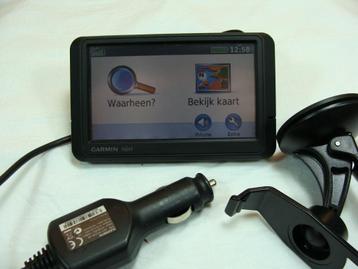 GPS Garmin Nüvi 245W compleet met zuignap en autolader beschikbaar voor biedingen