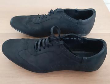 Sneakers homme habillés en cuir nubuck noir p.42 beschikbaar voor biedingen
