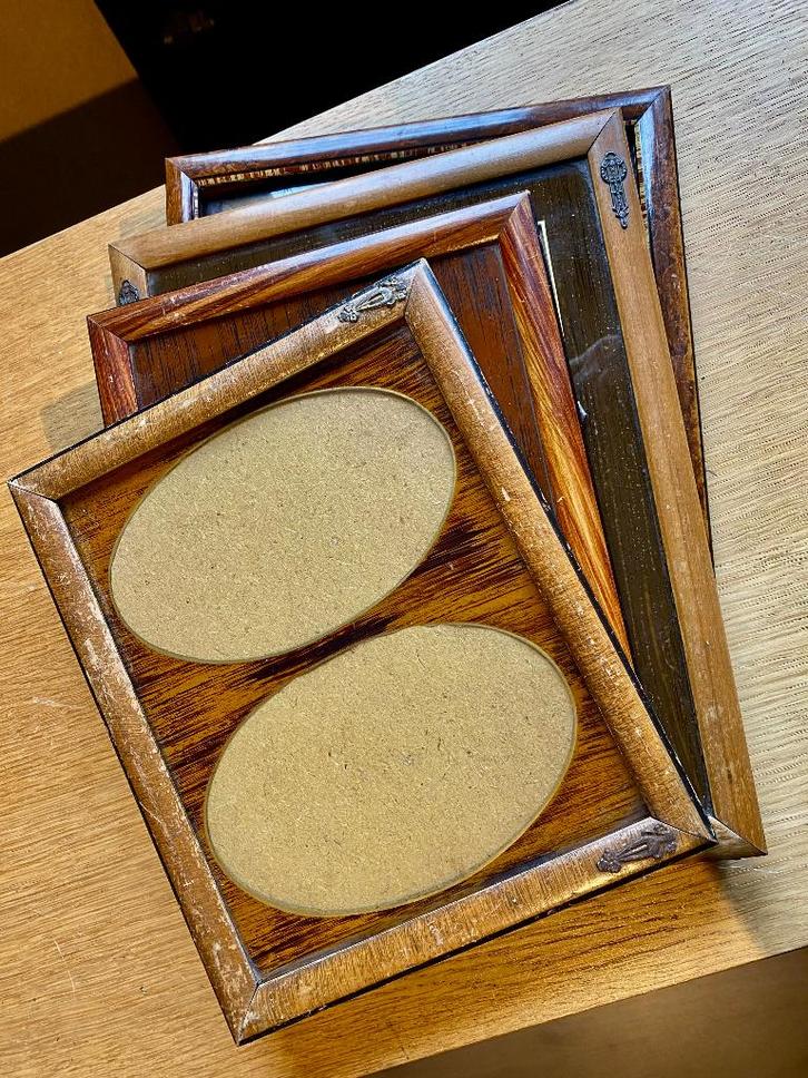 Vintage: 4 kleine zeer oude houten lijsten, Huis en Inrichting, Woonaccessoires | Lijsten, Gebruikt, Minder dan 50 cm, Minder dan 50 cm