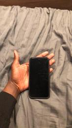 Iphone 11 met 4 hoesjes + lader, Comme neuf, Noir, Sans abonnement, Sans simlock