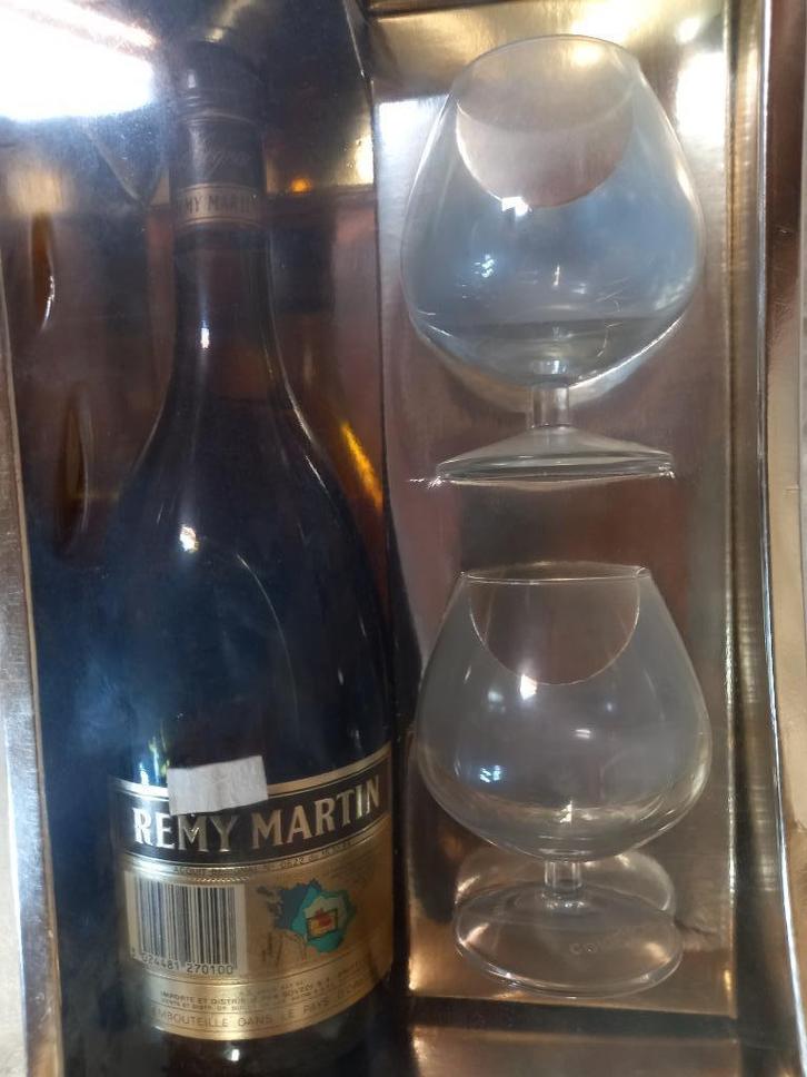 Coffret cognac Remy Martin, Verzamelen, Wijnen, Zo goed als nieuw, Overige typen, Frankrijk, Vol, Ophalen