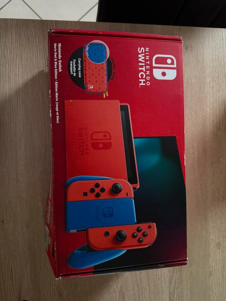 Switch edition Mario Red and Blue + jeux, Games en Spelcomputers, Spelcomputers | Nintendo Switch, Zo goed als nieuw, Ophalen of Verzenden
