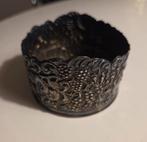 Verzilverd potje (2 delen), Enlèvement