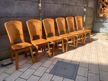 Stoelen by Charlotte Perriand beschikbaar voor biedingen