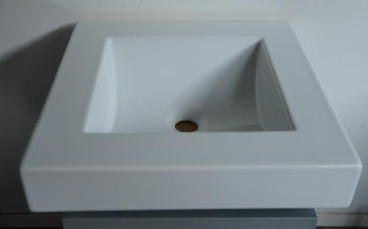 NIEUW - VITRA AQ2 spoelbak - vierkant wit keramiek 50x50, Doe-het-zelf en Bouw, Sanitair, Zo goed als nieuw, Wastafel, Ophalen