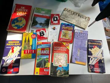 verschillende wegenkaarten vintage oldtimer beschikbaar voor biedingen