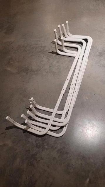 6x verstelbare metalen muur hangroede WIT beschikbaar voor biedingen