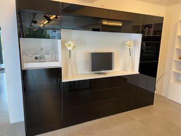 Tv meubel beschikbaar voor biedingen