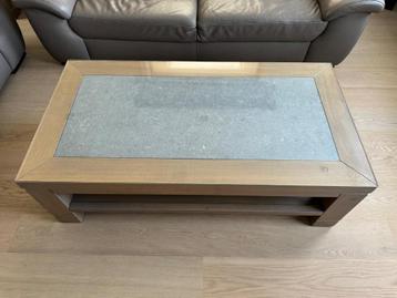 Salontafel in massieve eik met vlak in blauwsteen beschikbaar voor biedingen