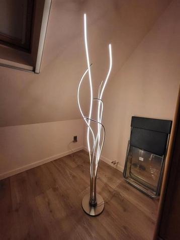 Staanlamp led beschikbaar voor biedingen