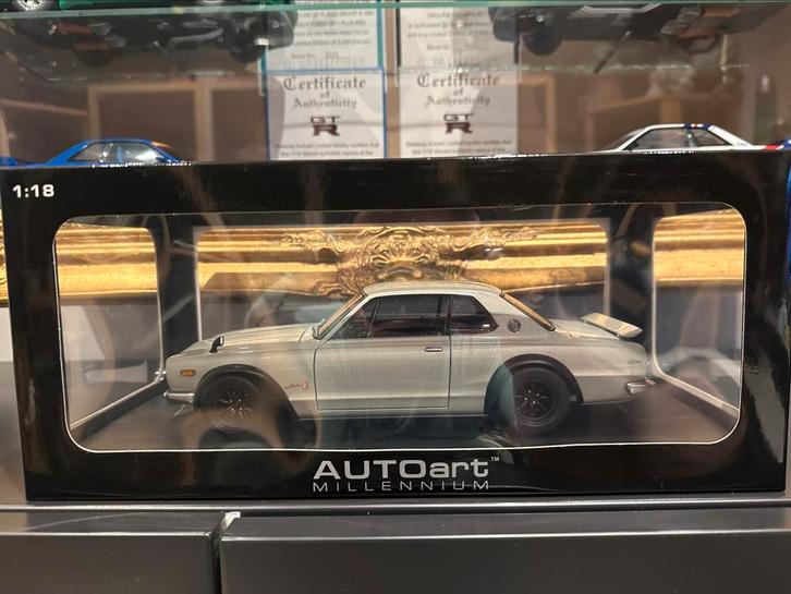 Nissan Skyline GT-R2000 KPGC10 Tuned Version 1:18, Hobby en Vrije tijd, Modelauto's | 1:18, Zo goed als nieuw, Auto, Autoart, Ophalen of Verzenden