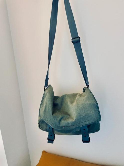 Schoudertas jeans ( model voor vrouwen /mannen), Handtassen en Accessoires, Tassen | Schoudertassen, Zo goed als nieuw, Ophalen of Verzenden