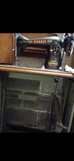 Bobbin naaimachine, Enlèvement