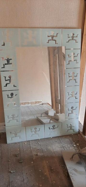Miroir beschikbaar voor biedingen