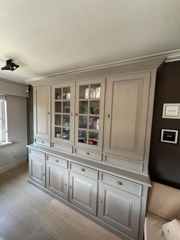 Mooie wandkast 2delig, commode en opzetkast beschikbaar voor biedingen