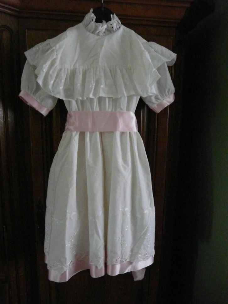 Wit kleedje met roze accenten, pofmouwtjes , leeft. +/- 7 jr, Kinderen en Baby's, Kinderkleding | Maat 128, Gebruikt, Meisje, Jurk of Rok