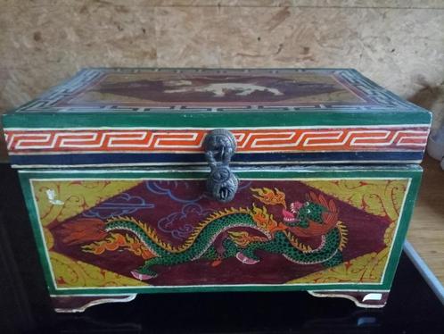 coffret traditionnel tibétain, Antiek en Kunst, Antiek | Religieuze voorwerpen, Ophalen