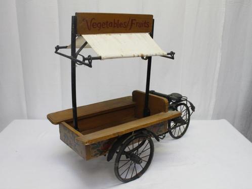 Antiek miniatuur bakfiets, Antiek en Kunst, Antiek | Speelgoed, Ophalen of Verzenden