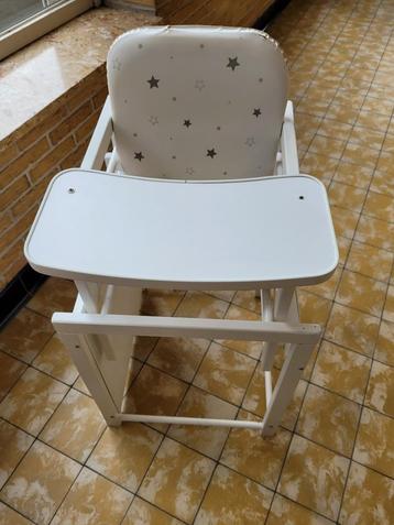 Gereserveerd Kinderstoel en kinderbureautje in één