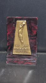 trophée sportif bronze sur bakelite U.R.B.S.F.A hainaut, Bronze, Enlèvement ou Envoi
