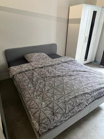Bed + matras - 160x200 cm beschikbaar voor biedingen