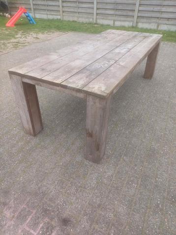Zware steigerhout tafel  beschikbaar voor biedingen