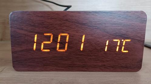 Alarmklok met draadloze mobiele telefoonlader.(NIEUW), Huis en Inrichting, Woonaccessoires | Overige, Nieuw, Ophalen of Verzenden