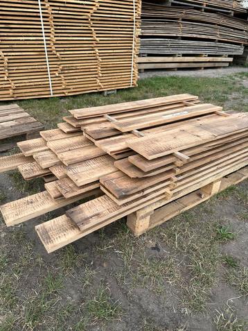 Oude eiken planken beschikbaar voor biedingen