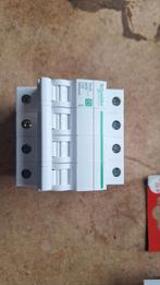 Zekering 4 polig 20A, Doe-het-zelf en Bouw, Ophalen