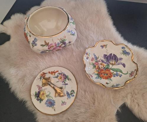 Schitterende snoepdoos met dienblad gemaakt door Boch jaar 1, Antiek en Kunst, Antiek | Schalen, Ophalen of Verzenden