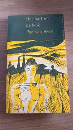 Boek “het hart en de klok” door Piet van Aken, Ophalen of Verzenden